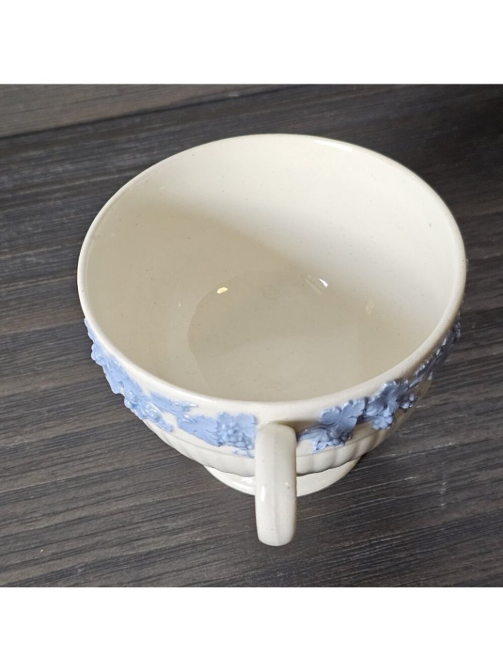 Wedgwood Edme Queensware Blue Raised Grapes Teacup 2.5" vintage grapevine garlan - Picture 8 of 12